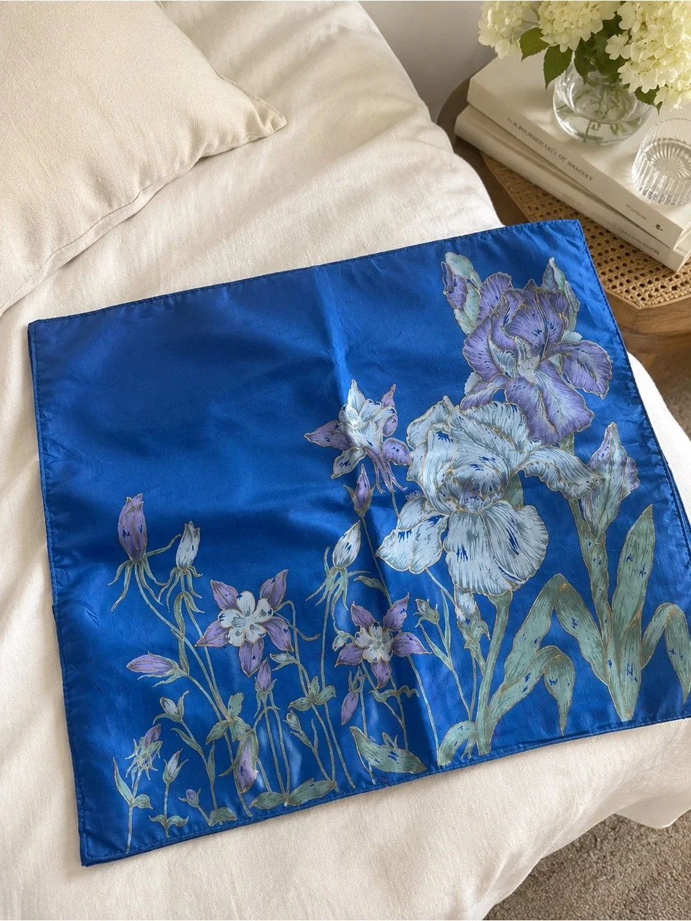 N/A elegant blue